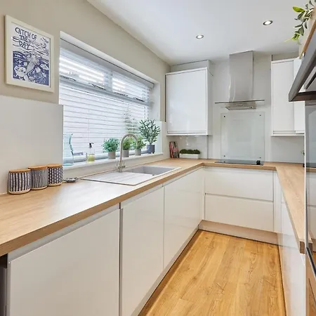 Host & - Ebb Tide 惠特比